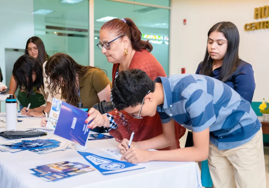 conferencia exito universitario dra jennifer peluso keiser university managua